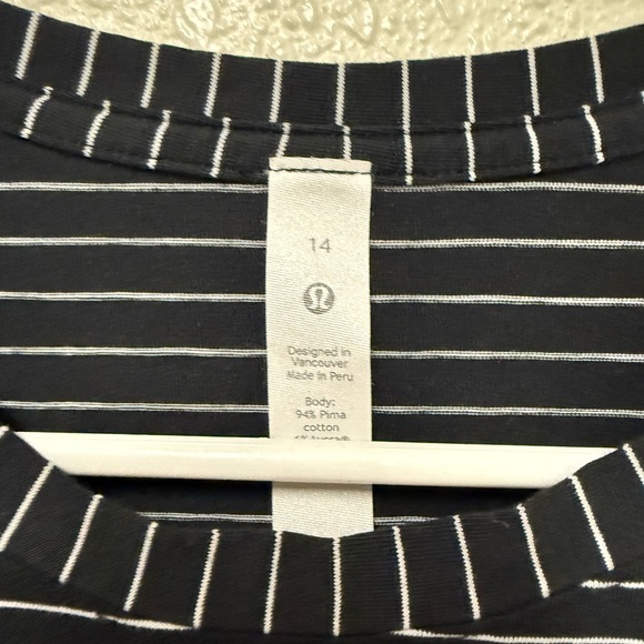 🍋 LULULEMON Black Striped Love Crew Short Sleeve Shirt Size 14 - Picture 6 of 15